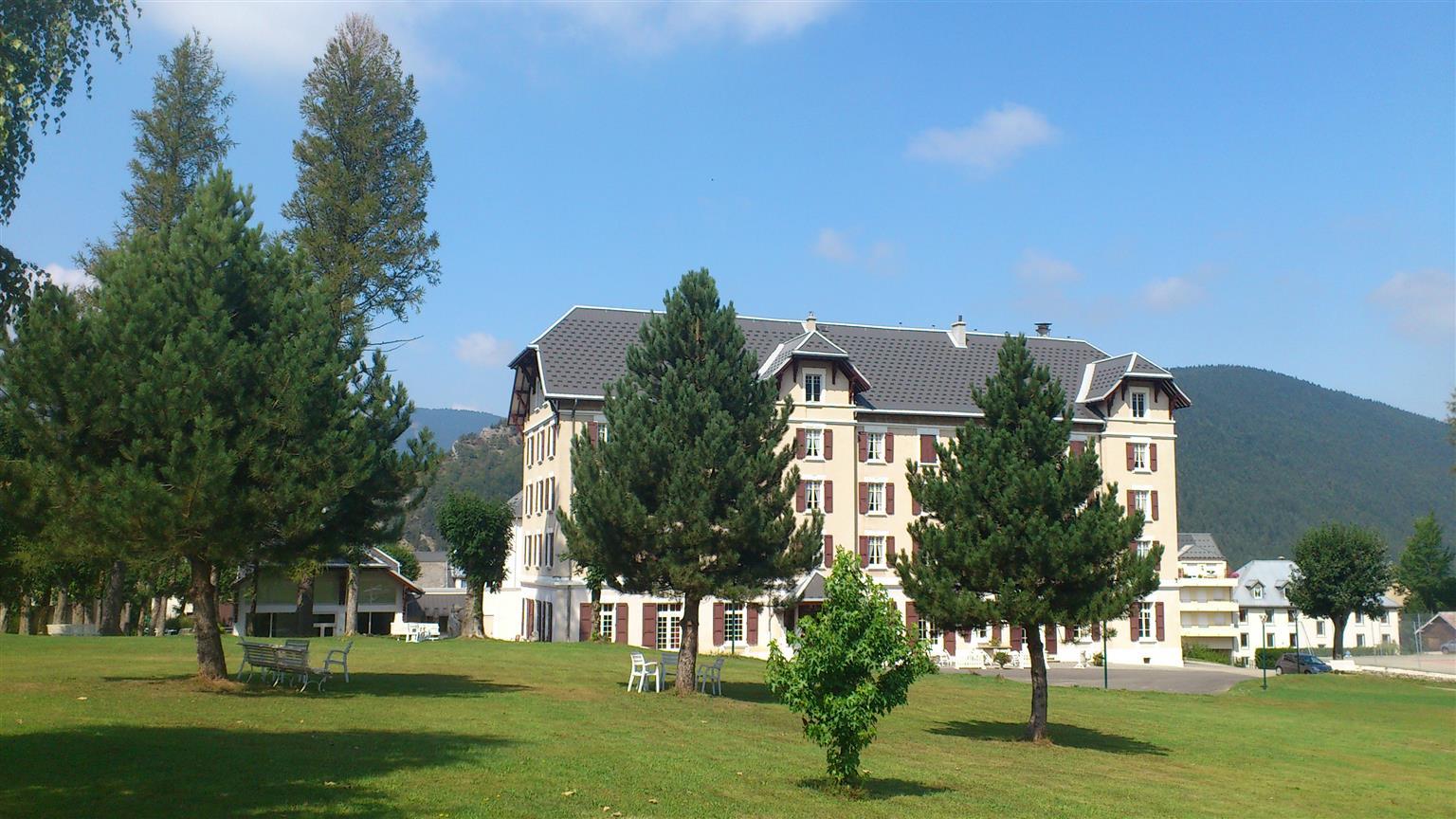 Best Western Grand Hotel De Paris & Spa Виллар-де-Ланс Экстерьер фото